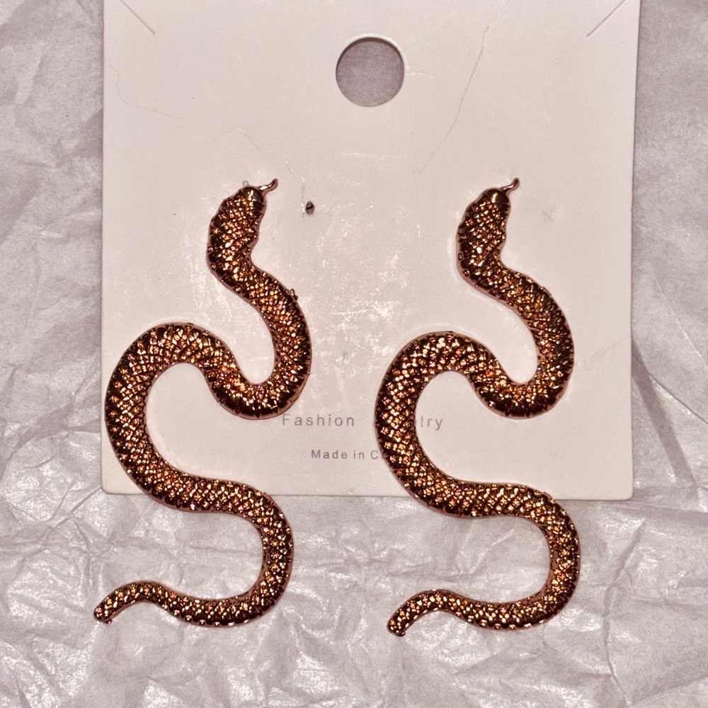 Boutique Bronze BOLD Snake Earrings, 3 inches each. Very Lightweight - Picture 2 of 3